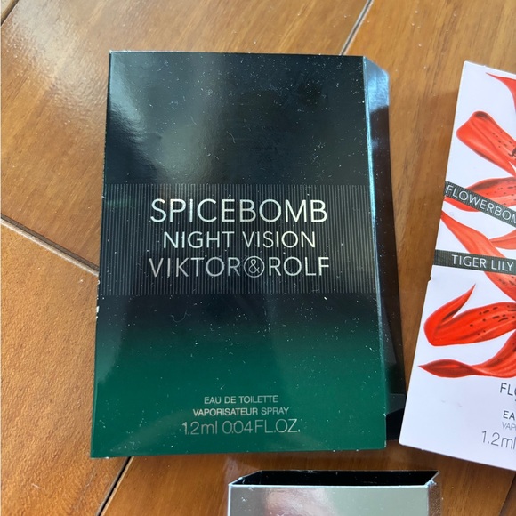 Viktor & Rolf sample Collection - Picture 2 of 6